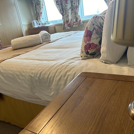 Harbour Lights Guesthouse Free Breakfast Веймут Екстер'єр фото