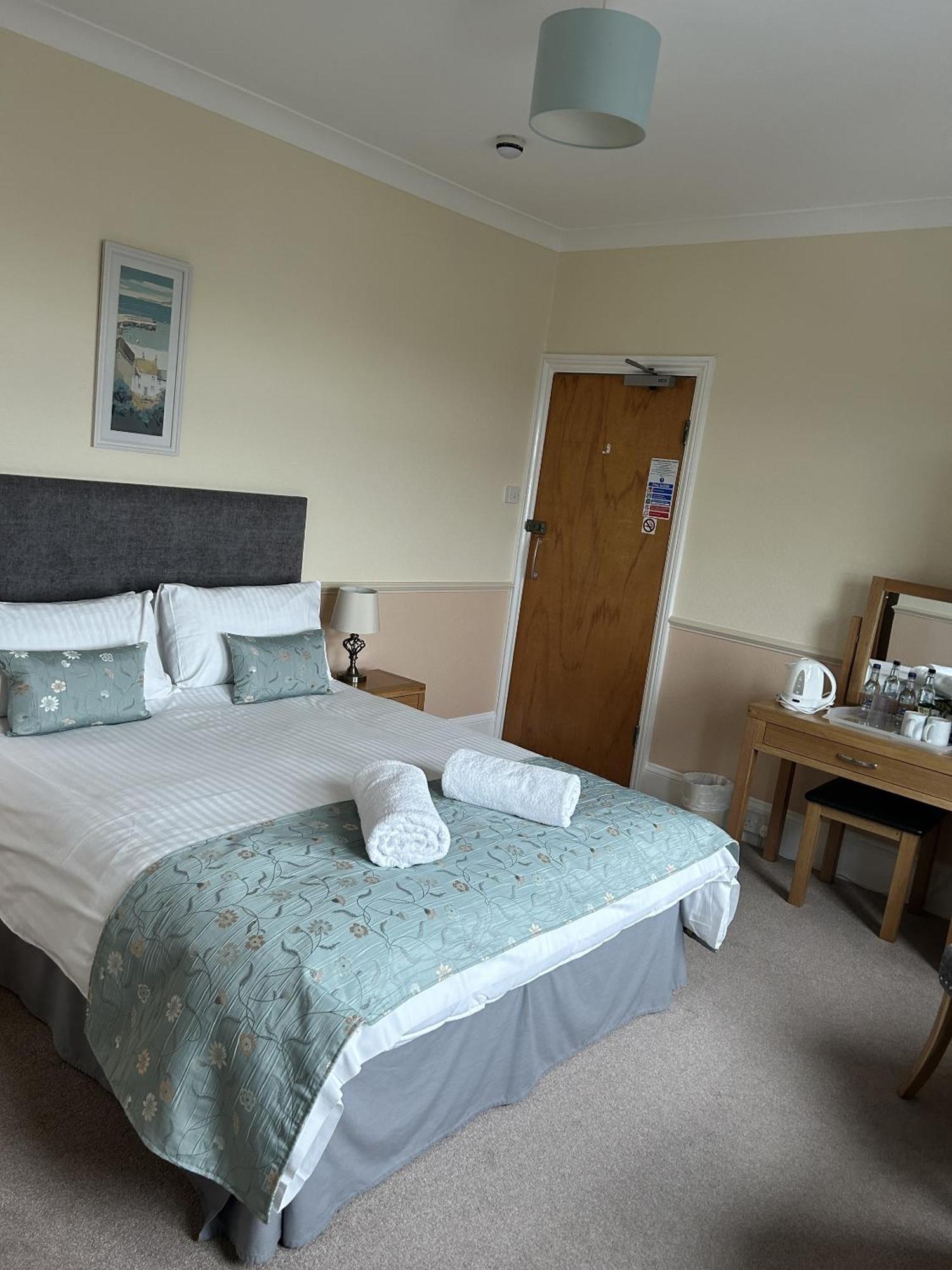 Harbour Lights Guesthouse Free Breakfast Веймут Екстер'єр фото